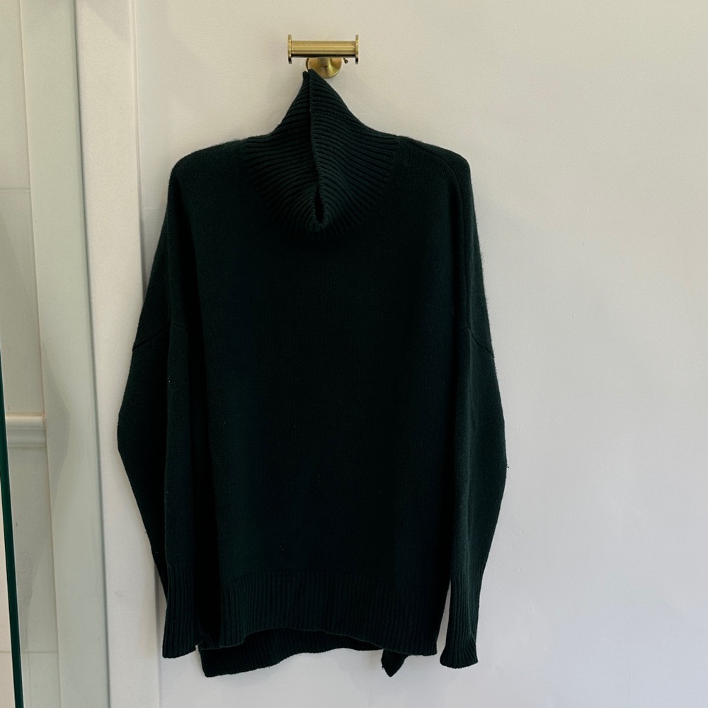 Chic Forest Green  Turtleneck Sweater